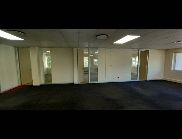 1,609M² OFFICE TO LET IN WOODMEAD